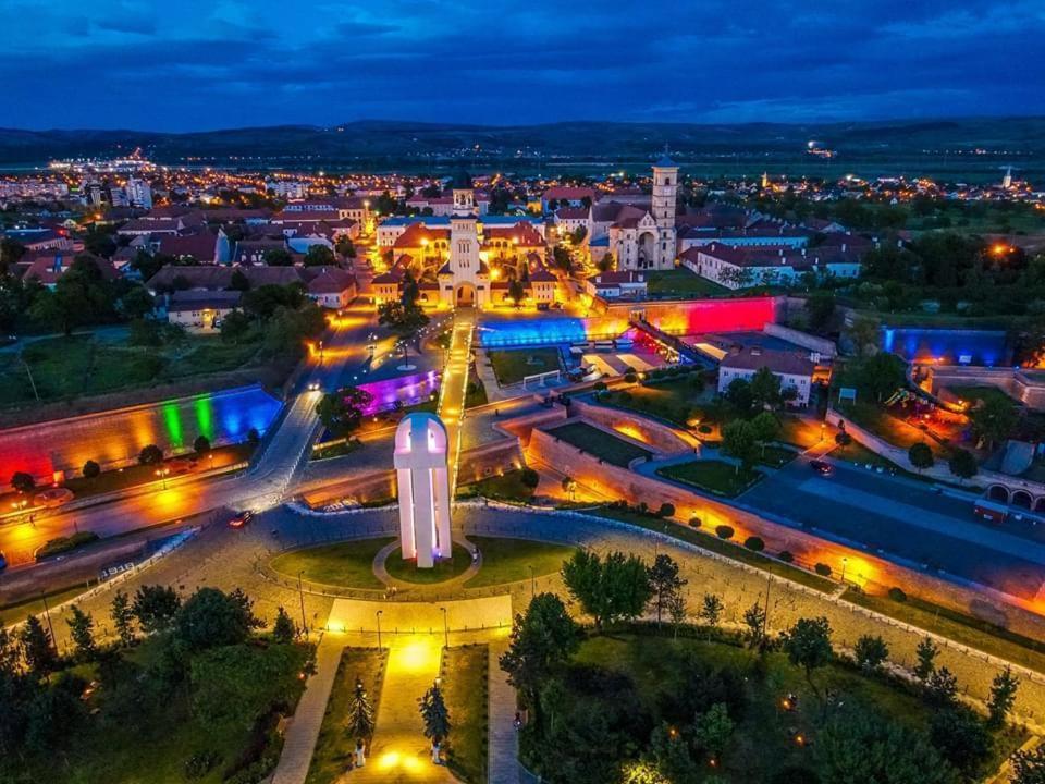 Midsummer Boulevard Apartment Alba Iulia Exterior foto